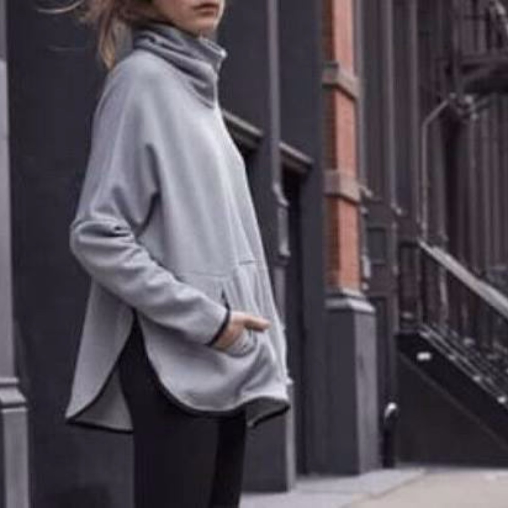 NWT North Face  Canyon Flats Stretch Poncho